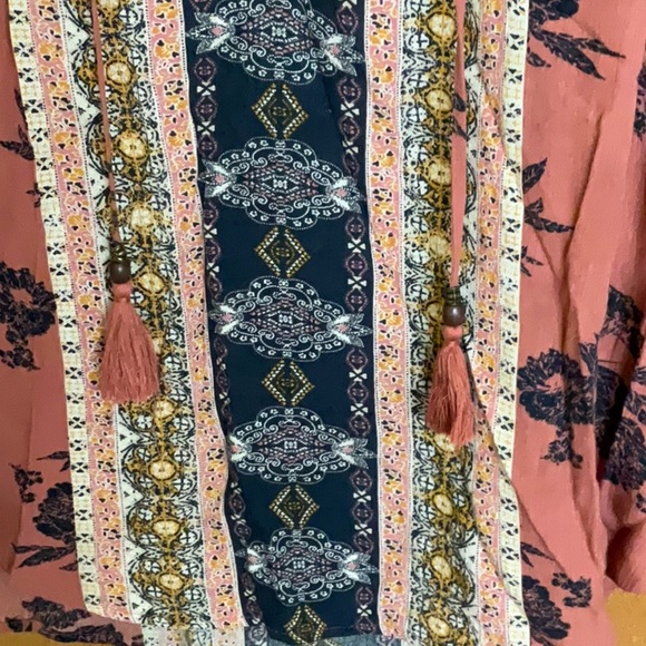 Cute tunic from Stitch Fix - Picture 2 of 3